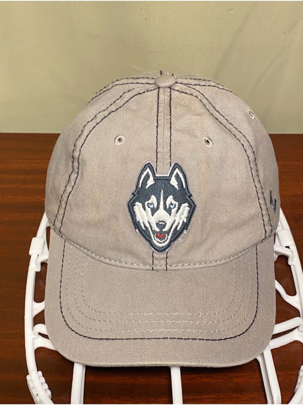 UConn Huskies Zephyr Baseball Cap Khaki Huskies Logo Adjustable O/S New